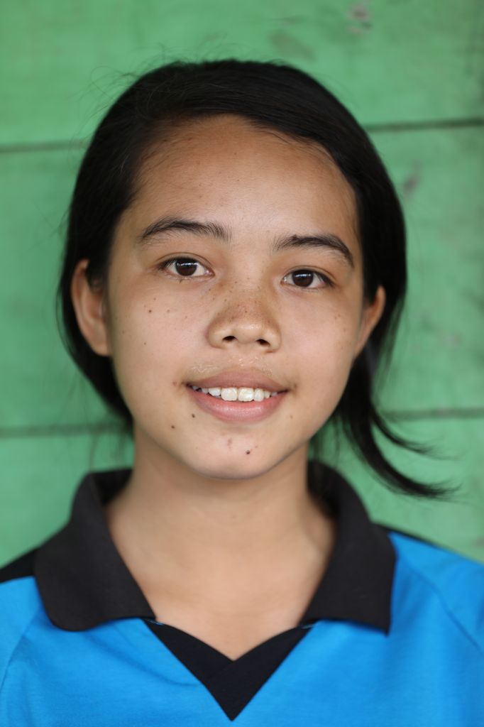 Schulmädchen will Andenken, Kalimantan Barat, IND