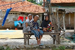 Damentreffen im Dorf, Tangerang IND