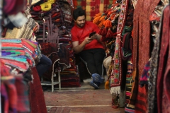 Warten im Bazar, Teheran IR